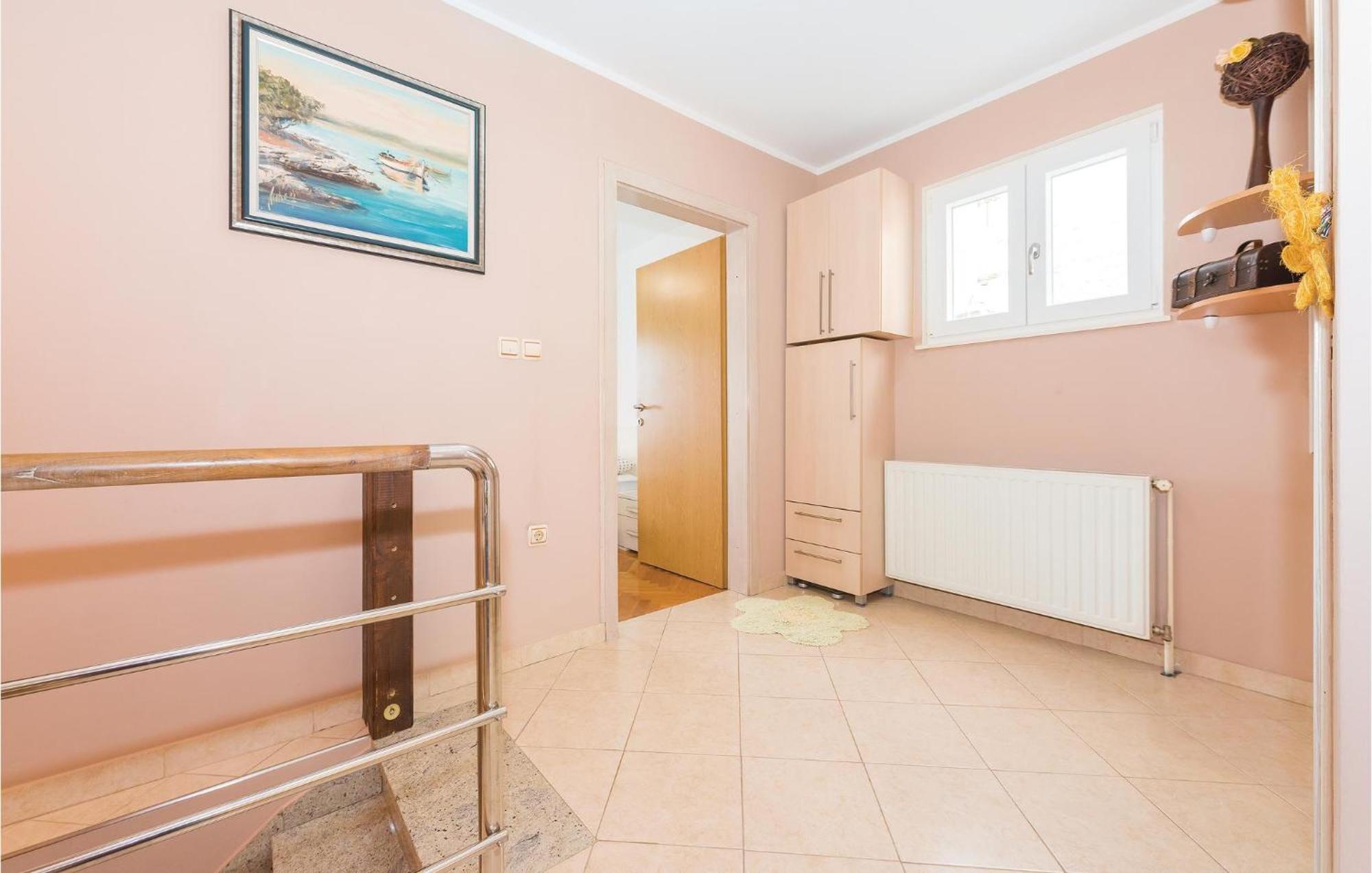 Three-Bedroom Holiday Home in Šibenik Buitenkant foto