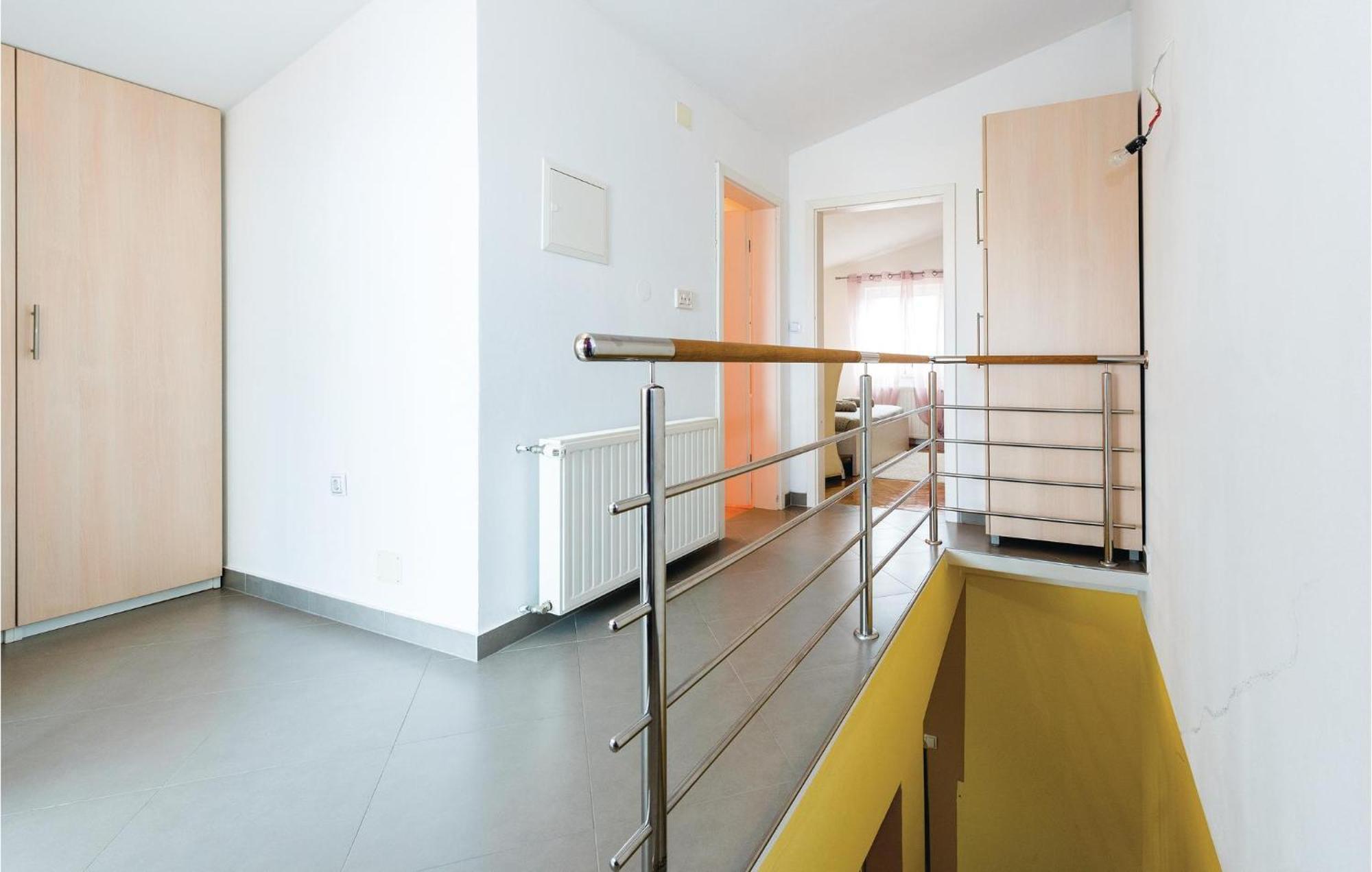 Three-Bedroom Holiday Home in Šibenik Buitenkant foto