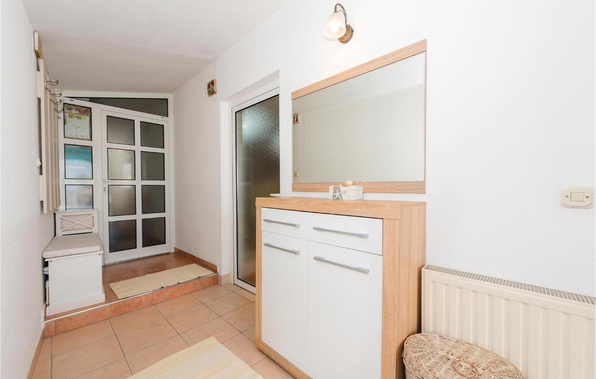 Three-Bedroom Holiday Home in Šibenik Buitenkant foto