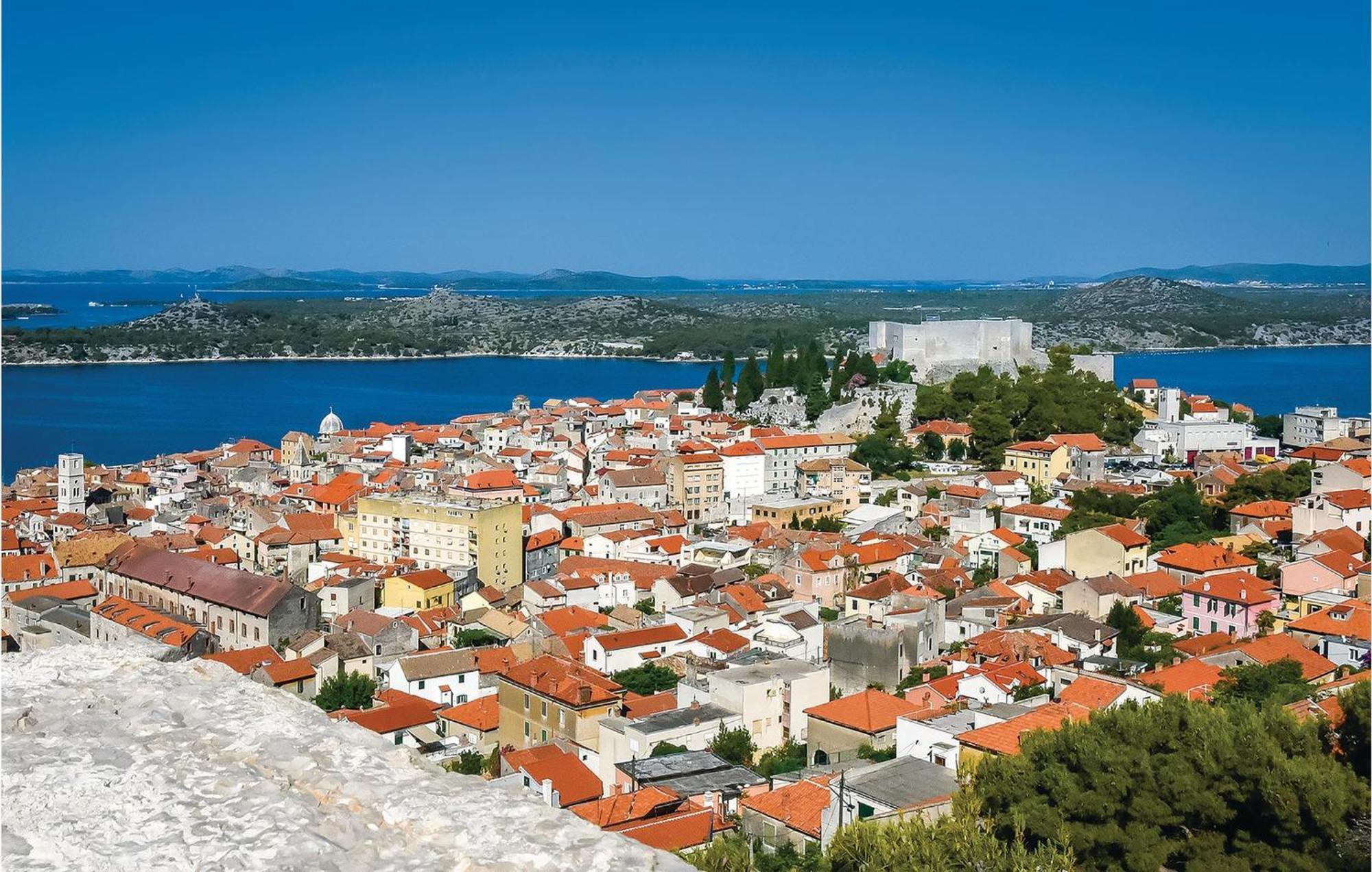 Three-Bedroom Holiday Home in Šibenik Buitenkant foto