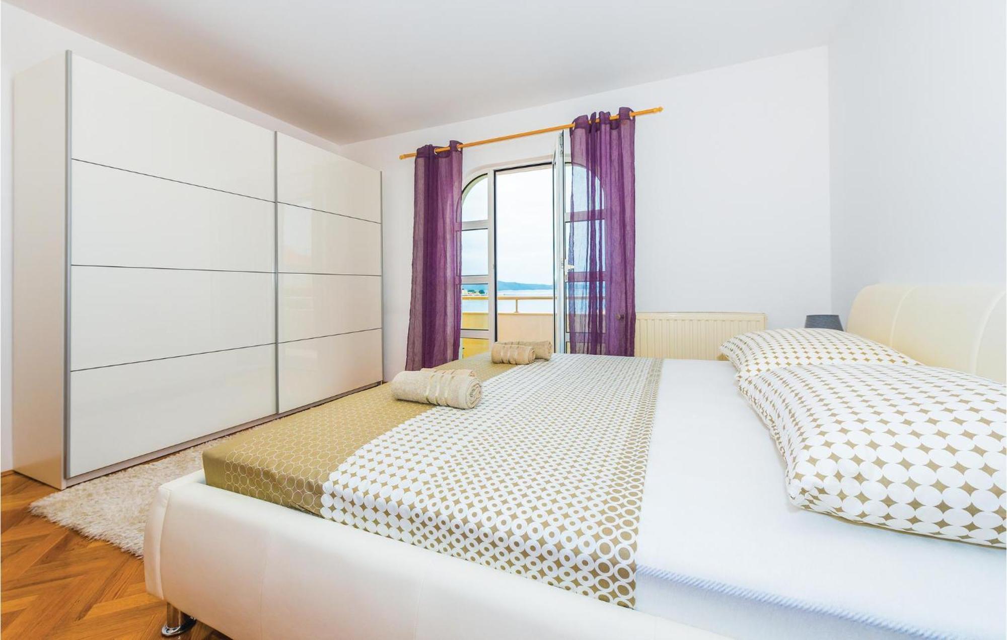 Three-Bedroom Holiday Home in Šibenik Buitenkant foto